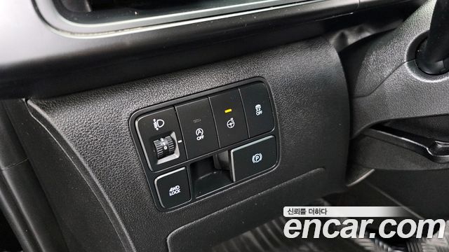 Hyundai Staria 2025 — photo 18