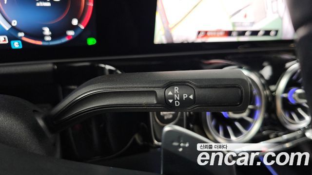 Mercedes-Benz GLA-Class 2020 — photo 9