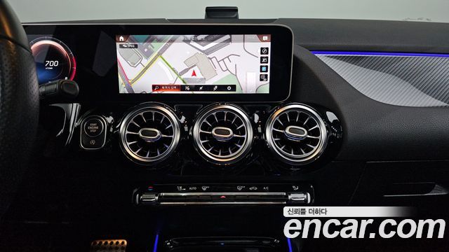 Mercedes-Benz GLA-Class 2020 — photo 15