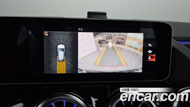 Mercedes-Benz GLA-Class 2020 — photo 16