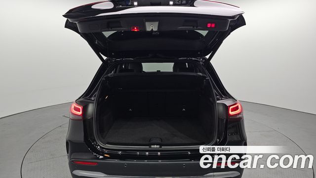 Mercedes-Benz GLA-Class 2020 — photo 20