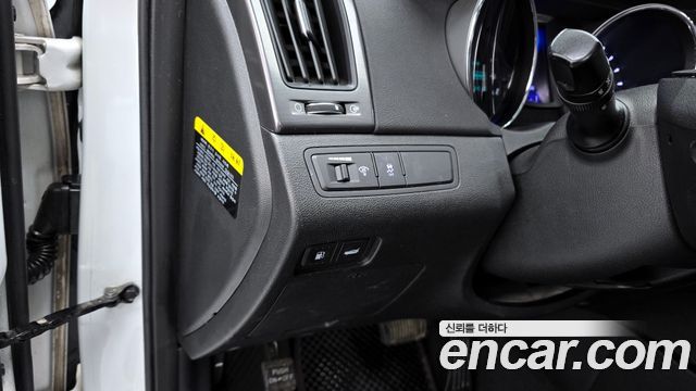Hyundai Sonata 2012 — photo 16