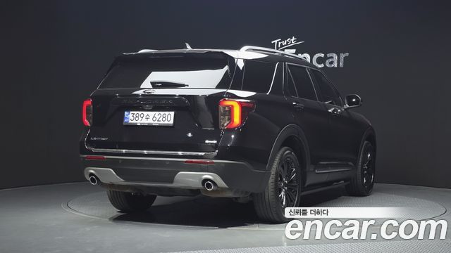 Ford Explorer 2022 — photo 2