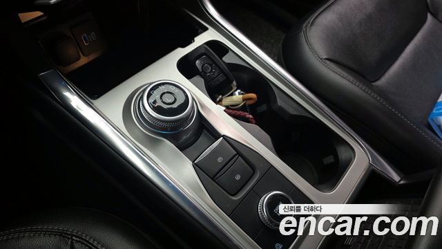 Ford Explorer 2022 — photo 9