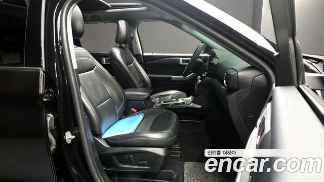 Ford Explorer 2022 — photo 11