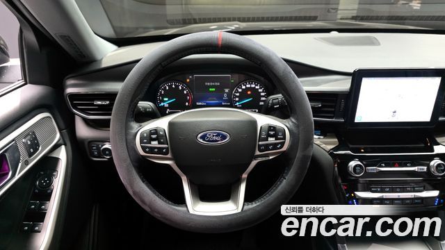 Ford Explorer 2022 — photo 13