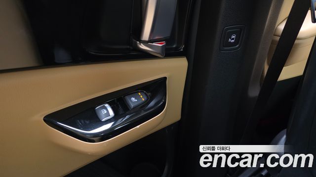 Kia Canival 2021 — photo 16