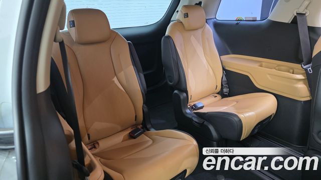 Kia Canival 2021 — photo 19