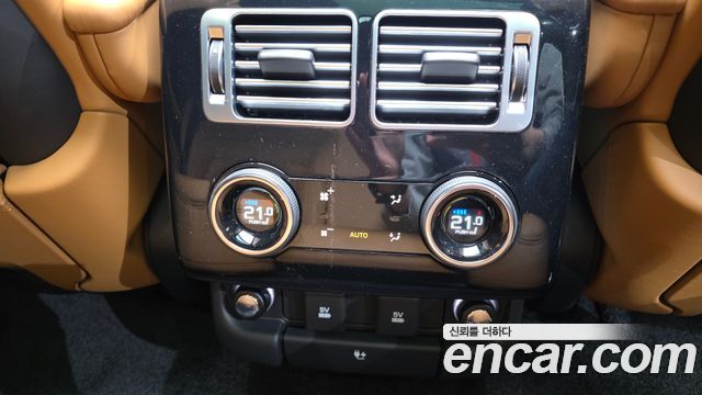 Land Rover Range Rover 2021 — photo 18
