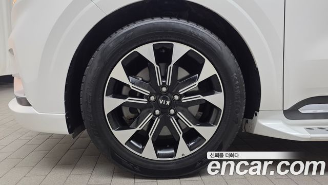 Kia Canival 2021 — photo 5