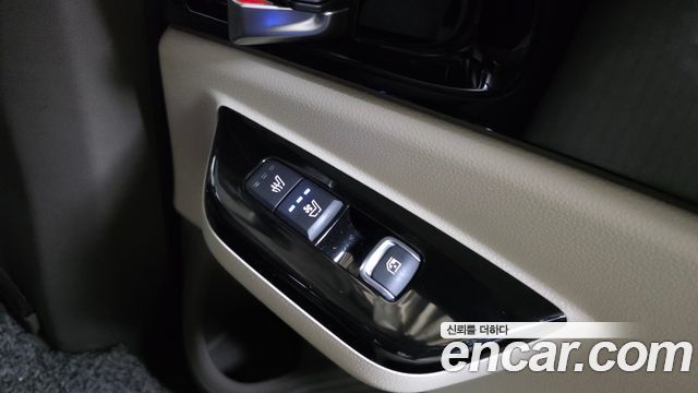 Kia Canival 2021 — photo 17