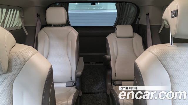 Kia Canival 2021 — photo 18