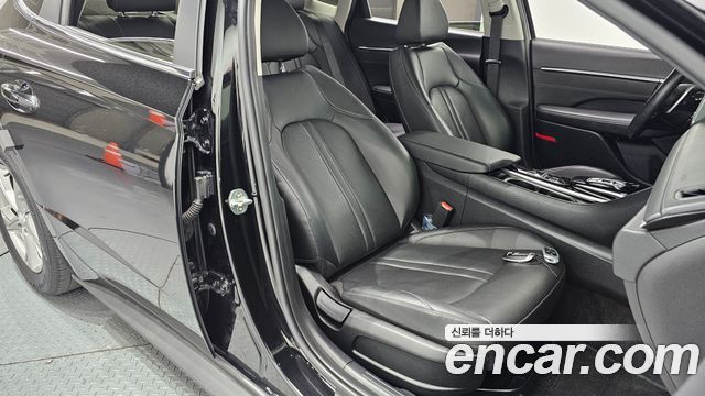 Hyundai Sonata 2022 — photo 11
