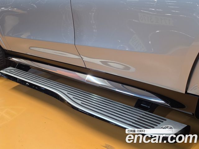 Mercedes-Benz GLS-Class 2023 — photo 14