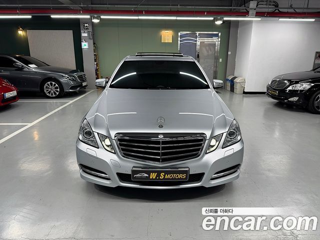 Mercedes-Benz E-Class 2011 — photo 2