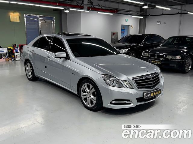 Mercedes-Benz E-Class 2011 — photo 3