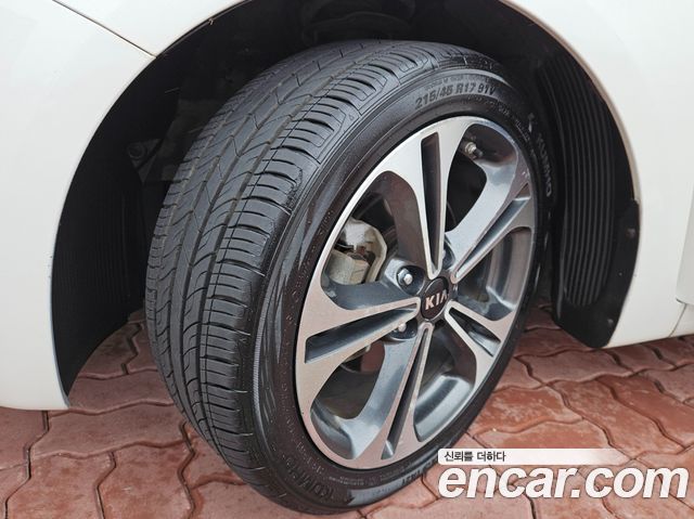 Kia K3 2015 — photo 5