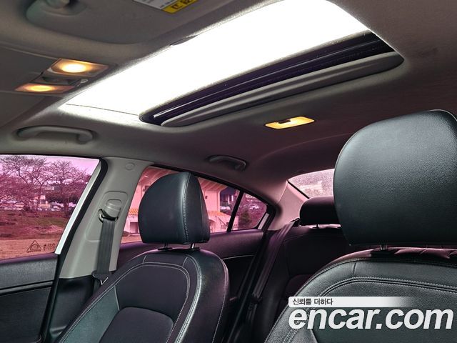 Kia K3 2015 — photo 17