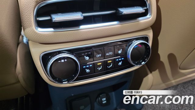 Genesis GV80 2023 — photo 18