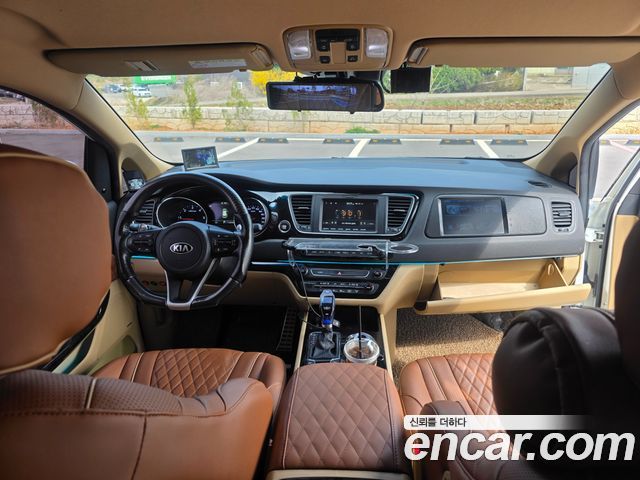 Kia Canival 2019 — photo 12