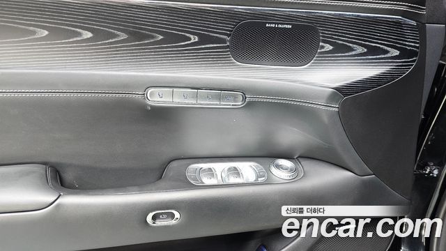 Genesis G90 2022 — photo 17