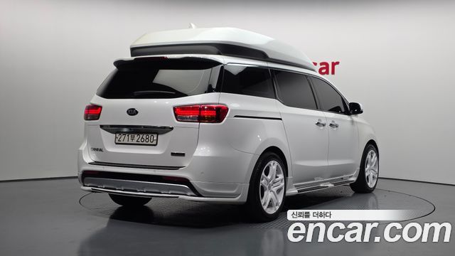 Kia Canival 2018 — photo 2