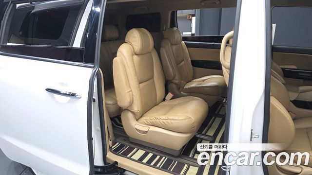 Kia Canival 2018 — photo 12