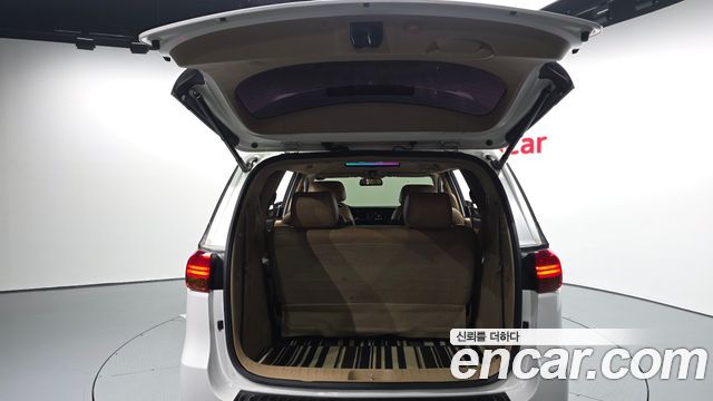 Kia Canival 2018 — photo 20