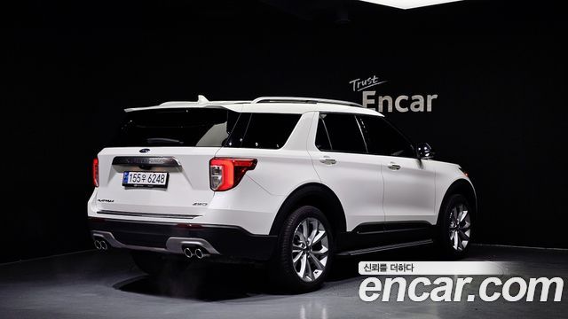 Ford Explorer 2022 — photo 2