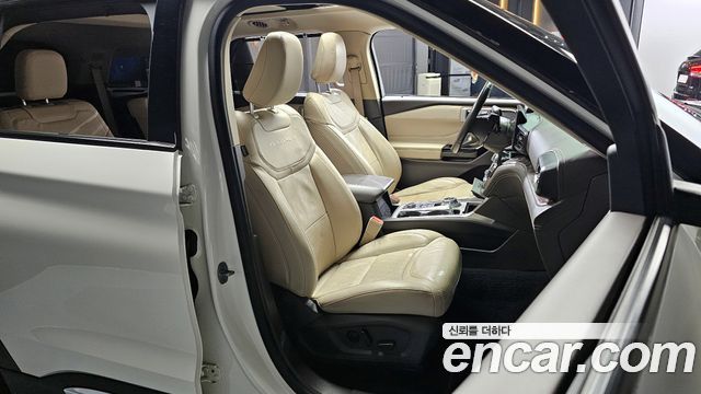Ford Explorer 2022 — photo 12
