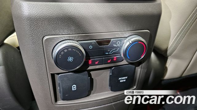 Ford Explorer 2022 — photo 17