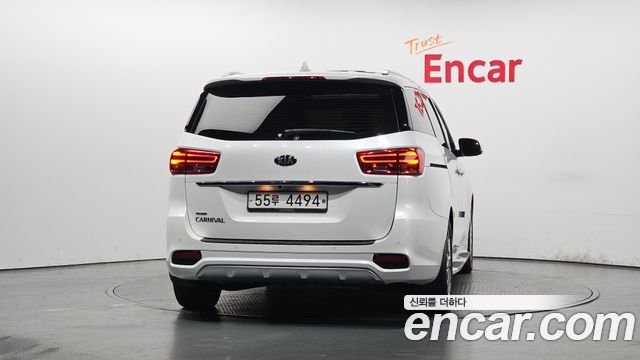 Kia Canival 2019 — photo 4
