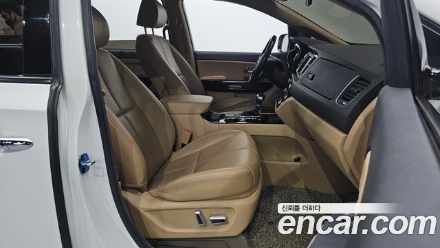 Kia Canival 2019 — photo 10