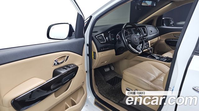 Kia Canival 2019 — photo 11