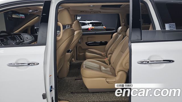 Kia Canival 2019 — photo 12