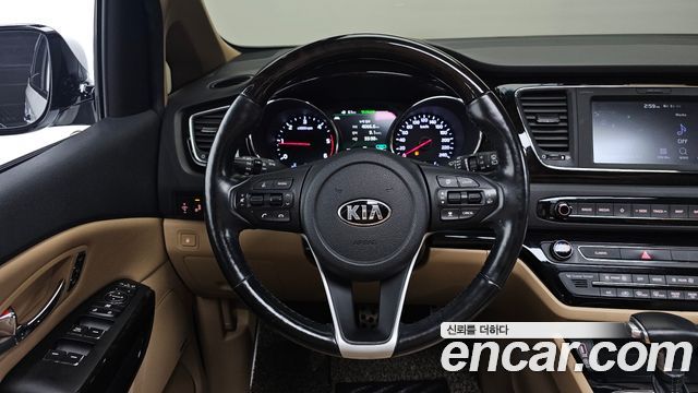 Kia Canival 2019 — photo 13