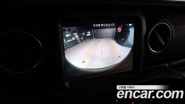 Jeep Wrangler 2021 — photo 15