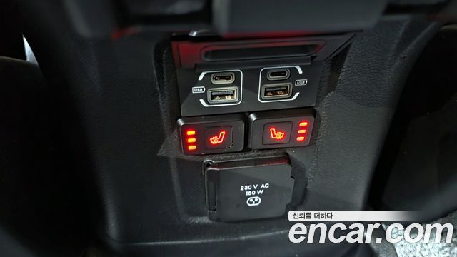 Jeep Wrangler 2021 — photo 18
