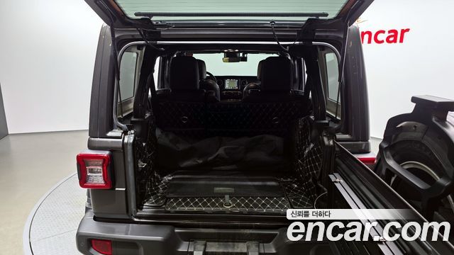 Jeep Wrangler 2021 — photo 20