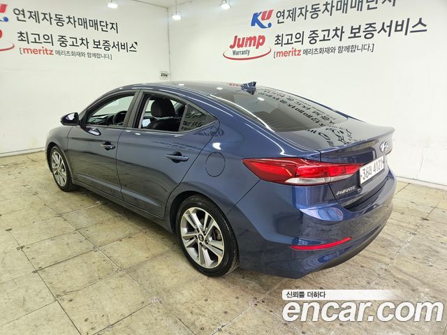 Hyundai AVANTE 2018 — photo 3