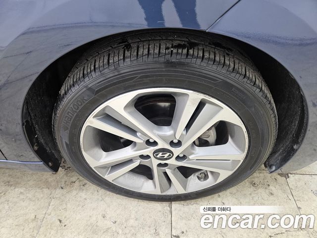 Hyundai AVANTE 2018 — photo 5