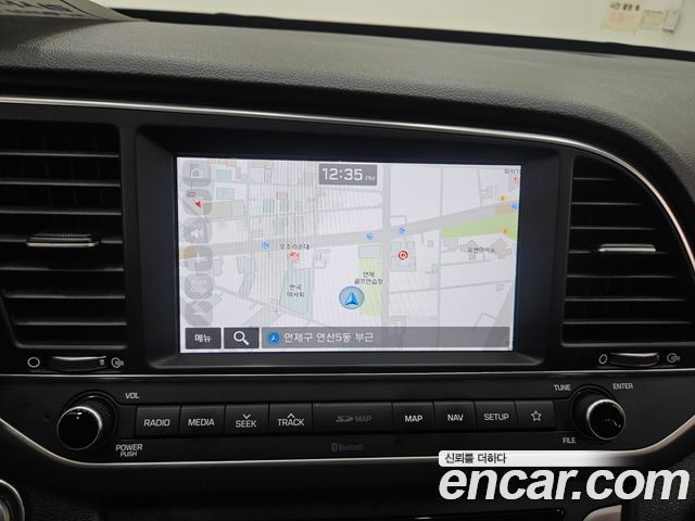 Hyundai AVANTE 2018 — photo 10