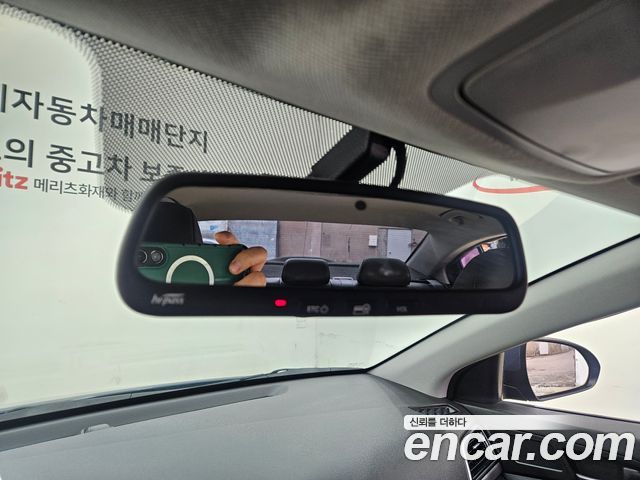 Hyundai AVANTE 2018 — photo 12