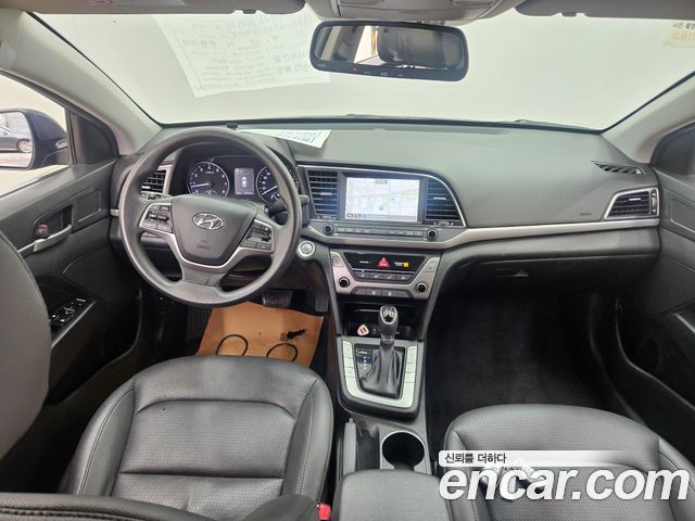 Hyundai AVANTE 2018 — photo 18