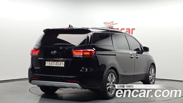 Kia Canival 2018 — photo 2