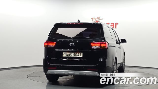 Kia Canival 2018 — photo 4