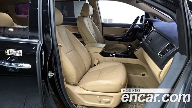 Kia Canival 2018 — photo 10