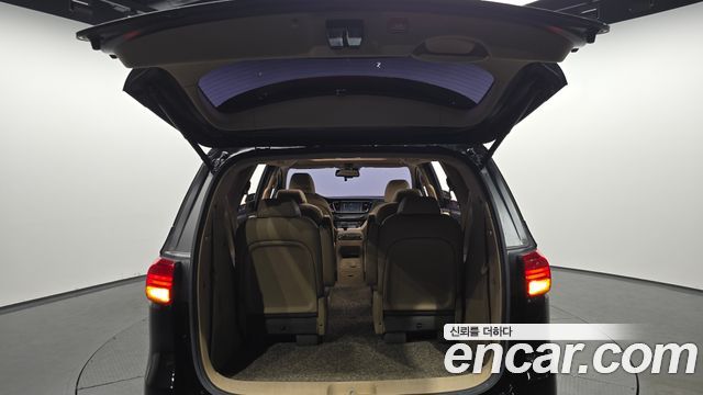 Kia Canival 2018 — photo 20
