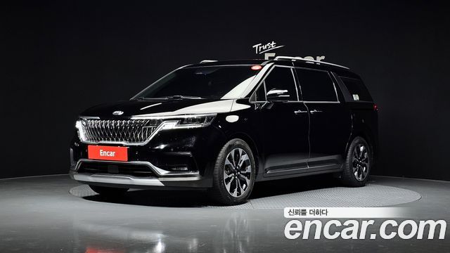 Kia Canival 2021 — photo 1