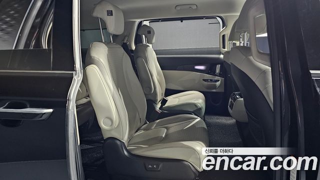 Kia Canival 2021 — photo 12